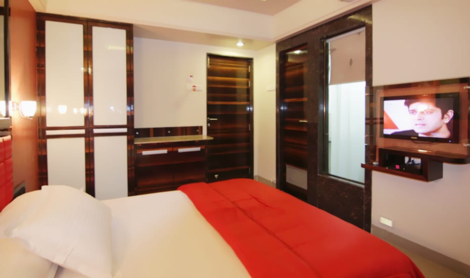 Hotel Poonam-Executive Rooms